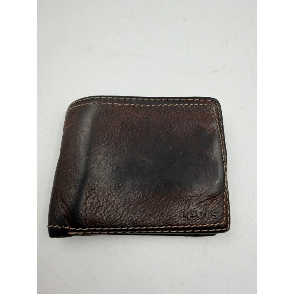 Levi's Men's Bi-Fold Brown Leather Wallet - Levi Strauss & Co Brand - Excellent
